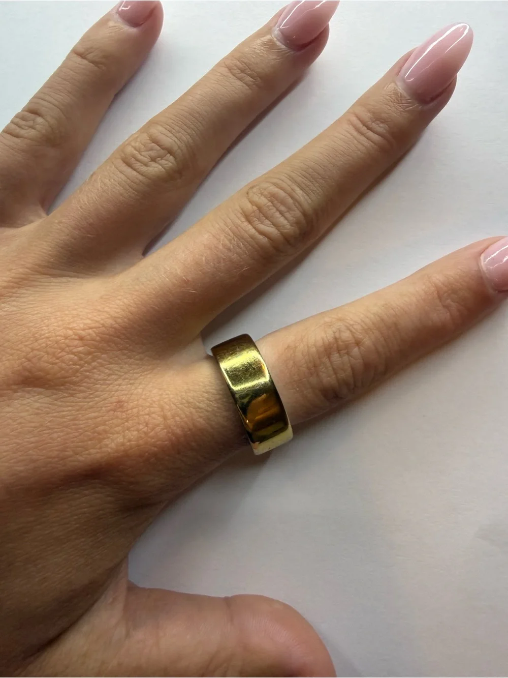 Oura Ring gen 4 gold ring size 6